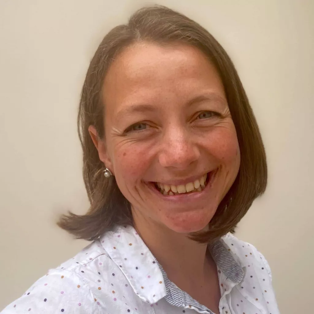 Joanna Woodnutt vet writer